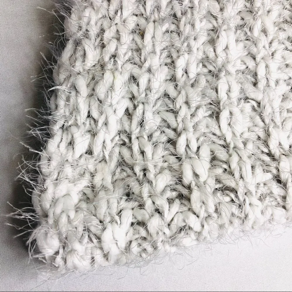 Cream & Grey Chunky Knit Winter Scarf – NWT, Soft Lined Shawl